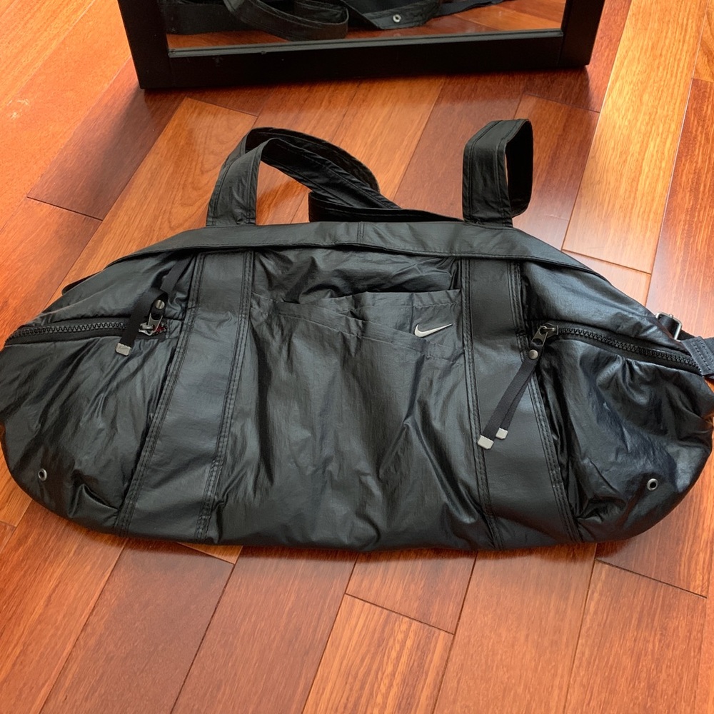 Nike training duffel bag